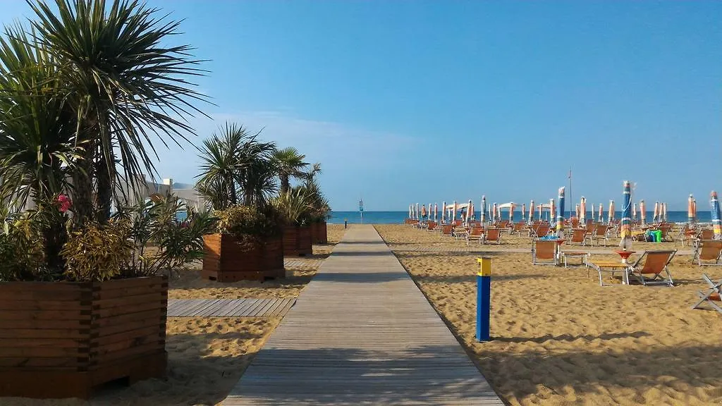 Appartamenti Splendid E Salisburgo Bibione 0*,